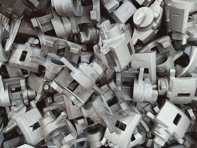 Aký je obsah uhlíka v odliatkoch z tvárnej liatiny?